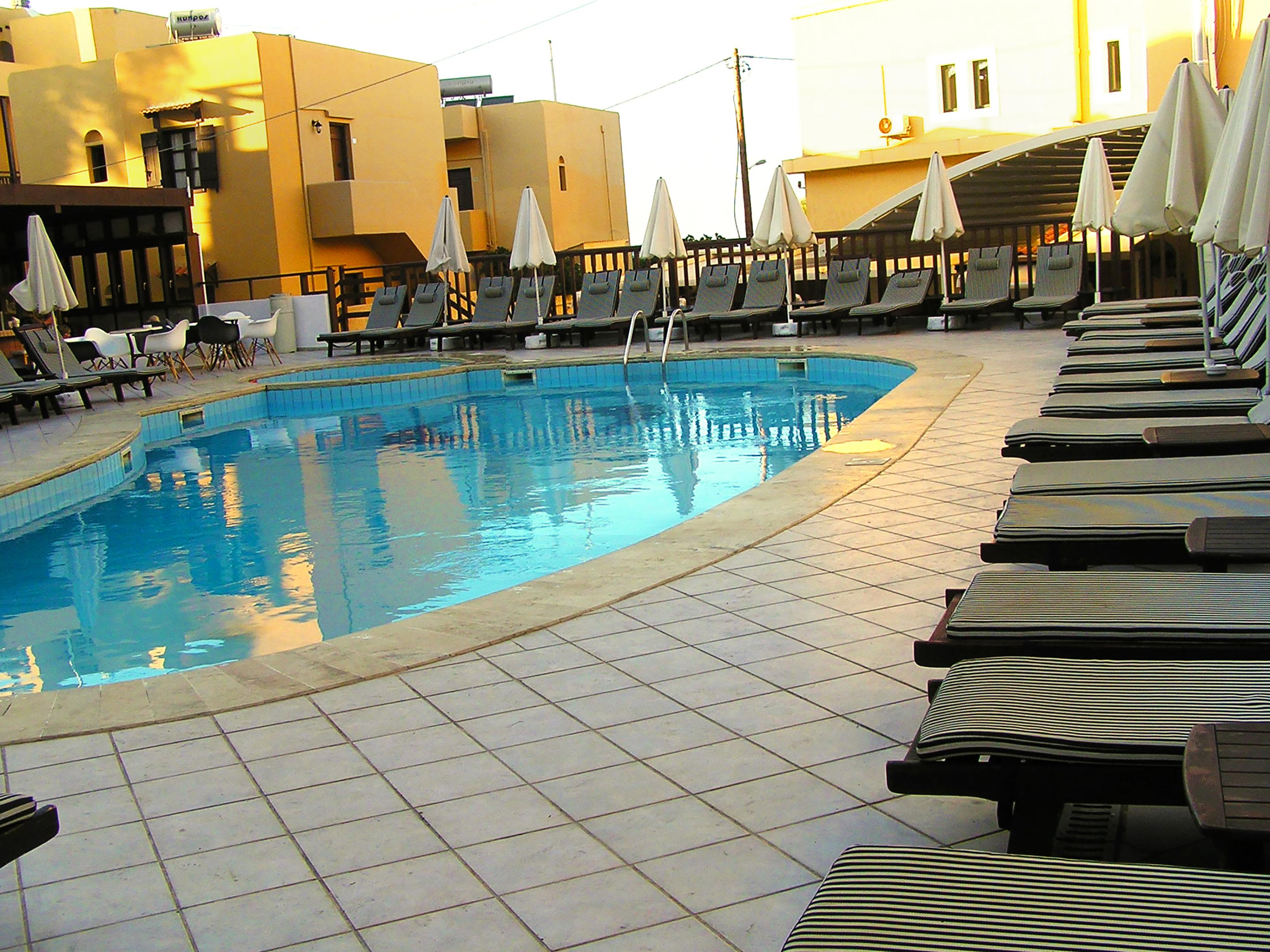 Elmi Beach Hotel & Suites แอร์ซอนิสซอส ภายนอก รูปภาพ